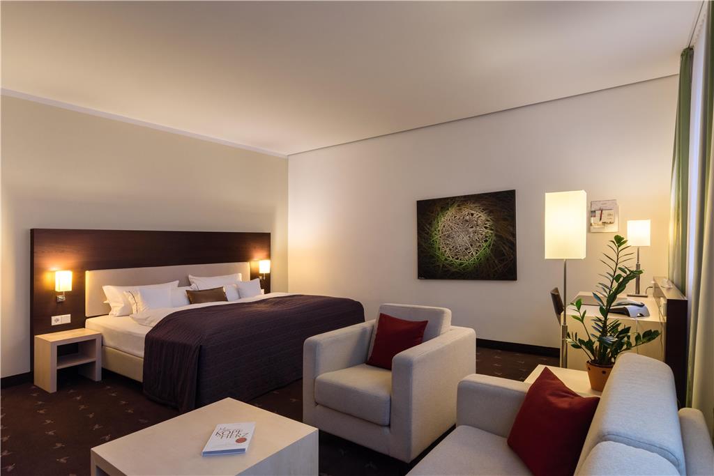 Esplanade Zimmer Retusche