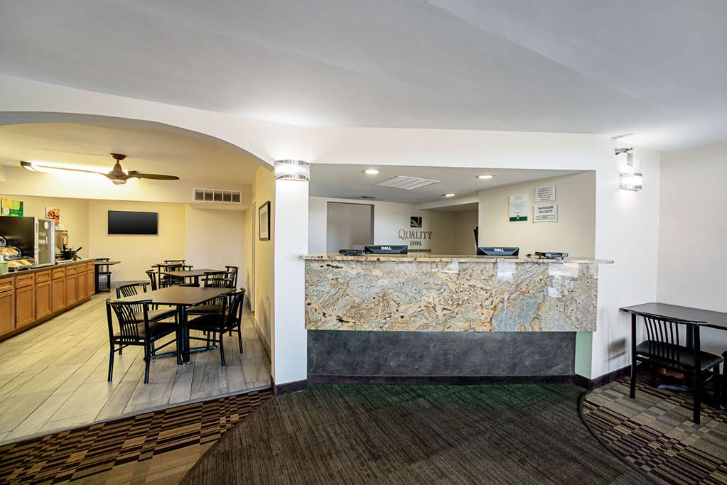 Quality Inn Near Six Flags St. Louis - photo 4