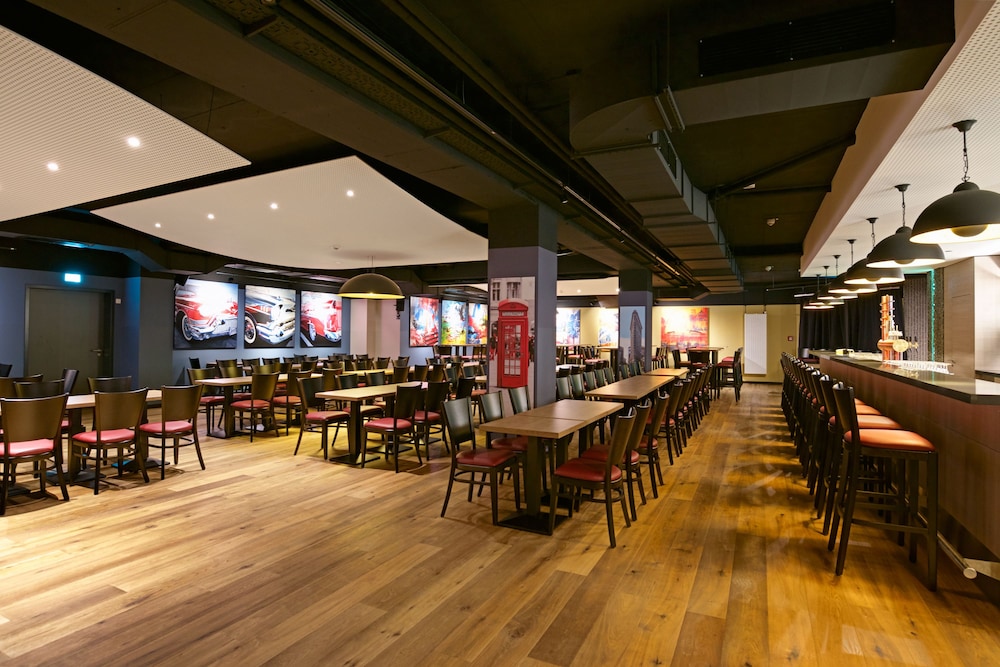 Sports bar