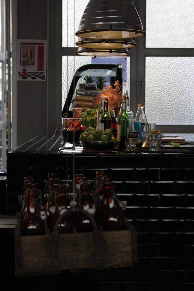 Hotel Bar