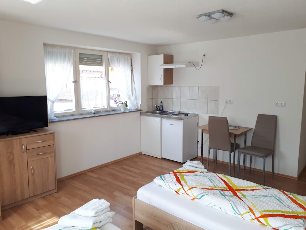 Apartments B & B27