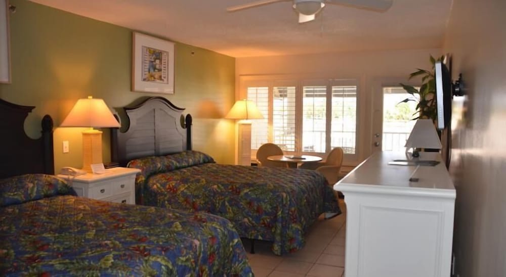 Pirate's Cove Resort & Marina - photo 5