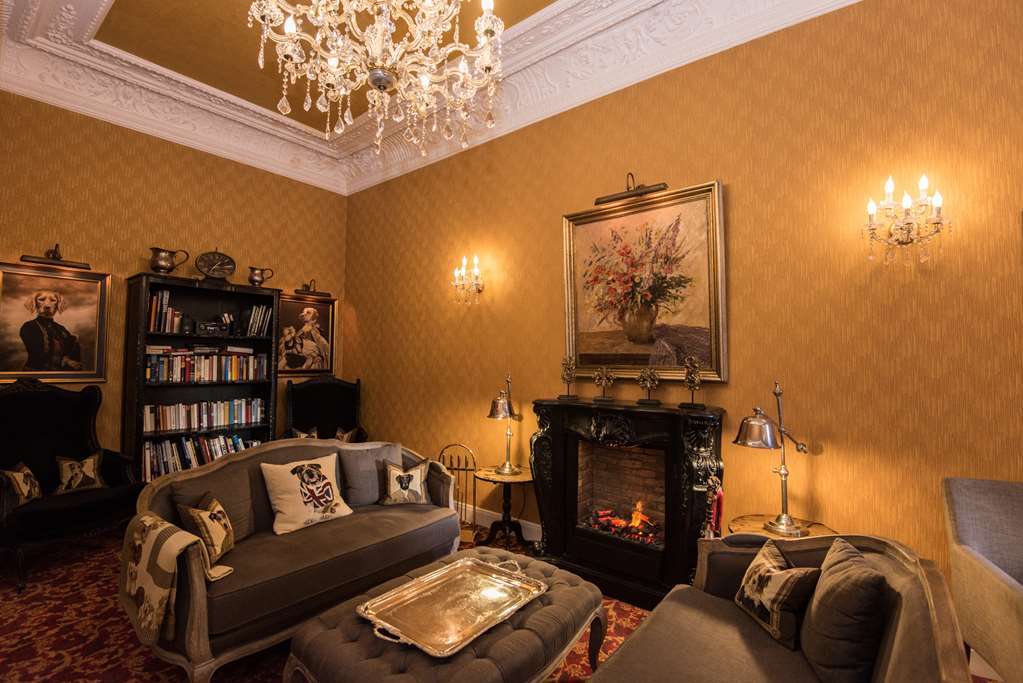 Hotel City House Bibliothek