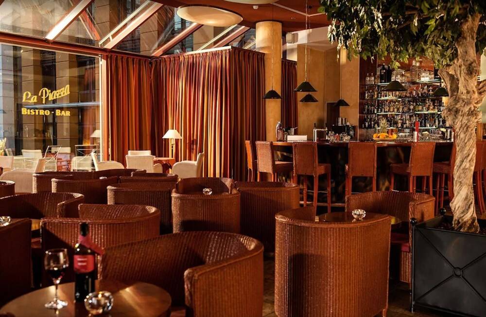Bar