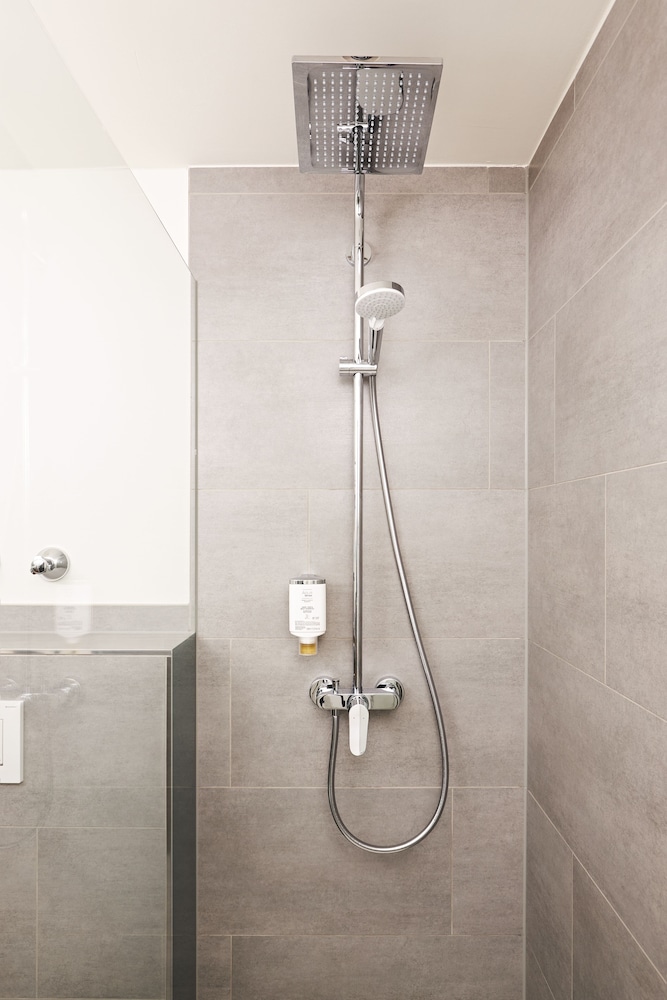 Hand-held showerhead