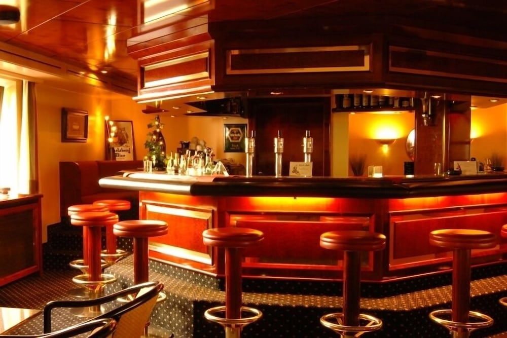 Hotel Bar