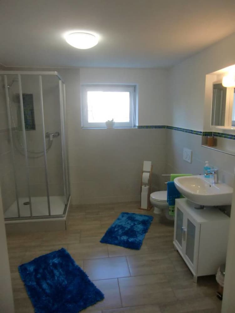 Bathroom amenities
