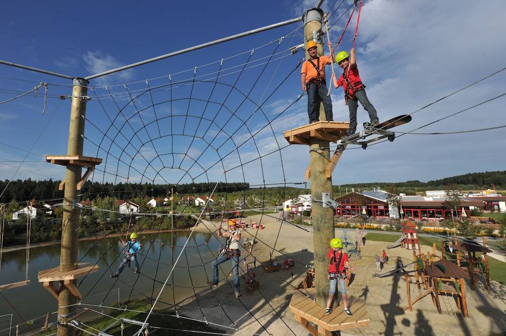 Ropes course (team building)