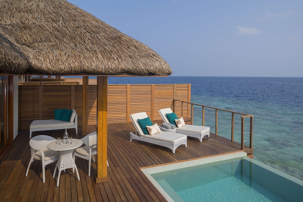 Infinity pool