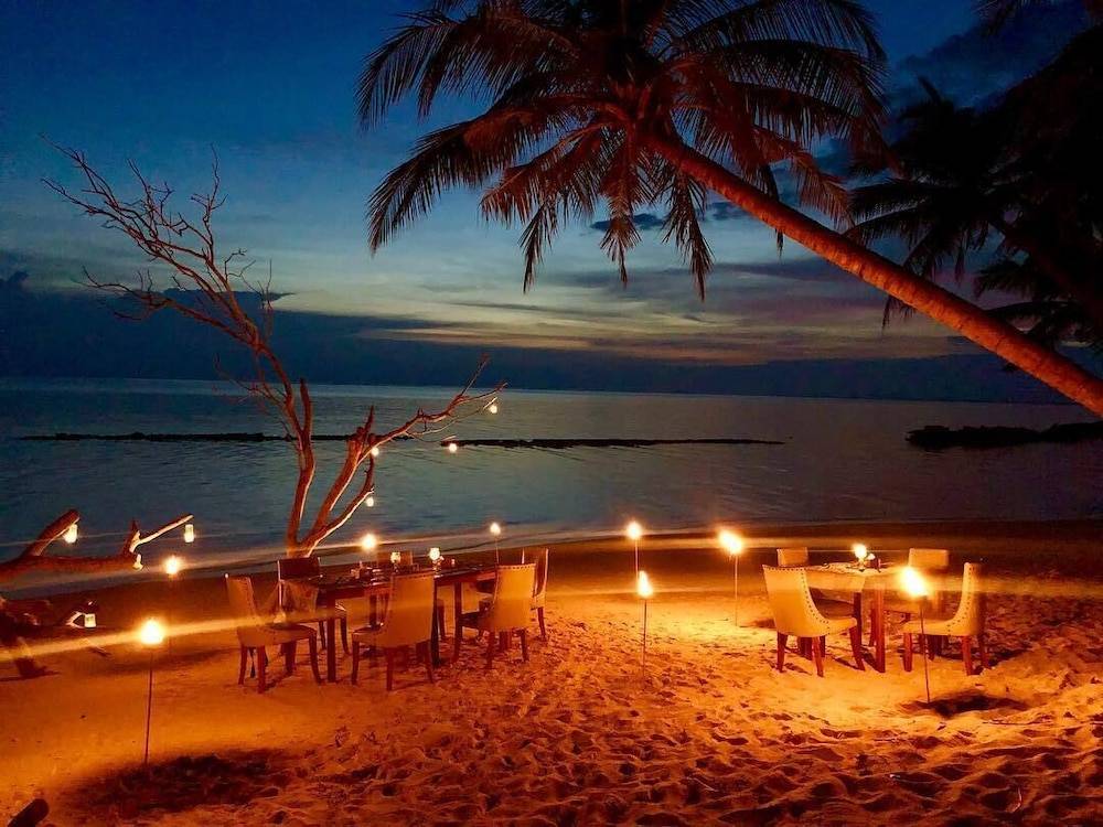Couples dining