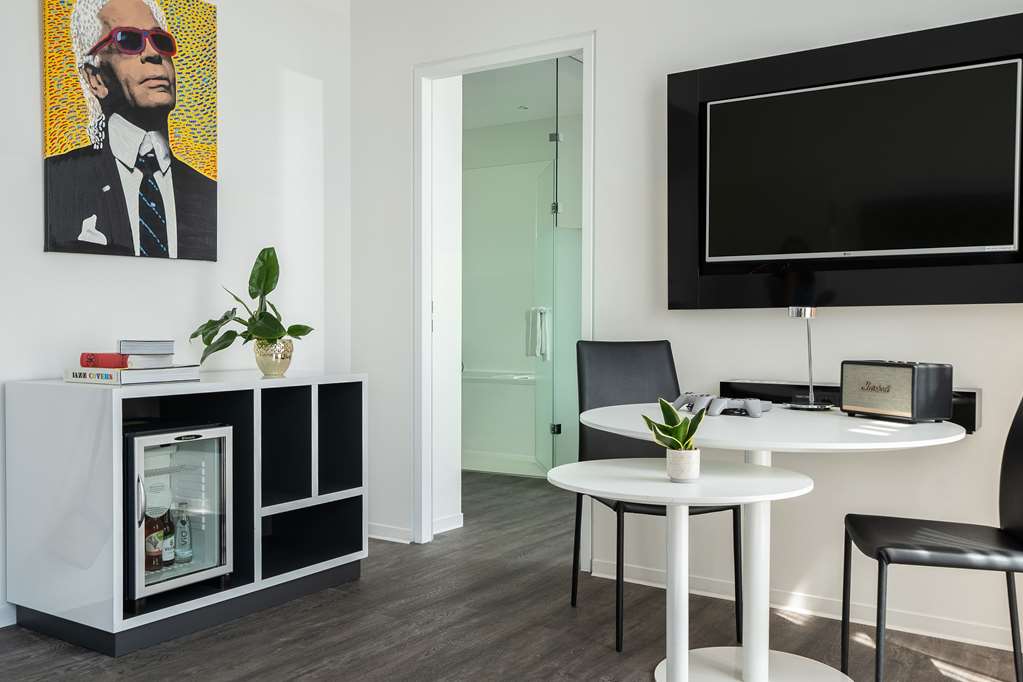 Guest room