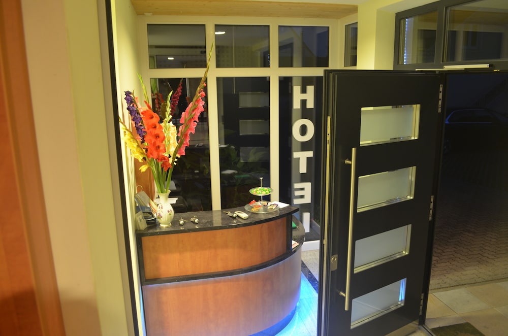 Check-in/check-out kiosk