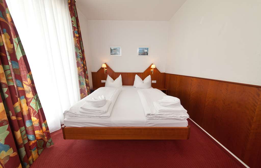 Queensize Room_Novum Hotel Hagemann Hamburg
