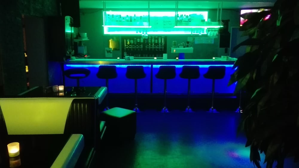 Sports bar