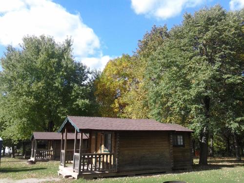 Fremont RV Campground Cabin 8 - photo 2