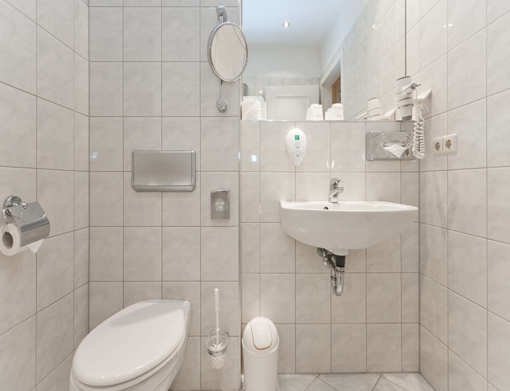 STANDARD DOUBLE BATH