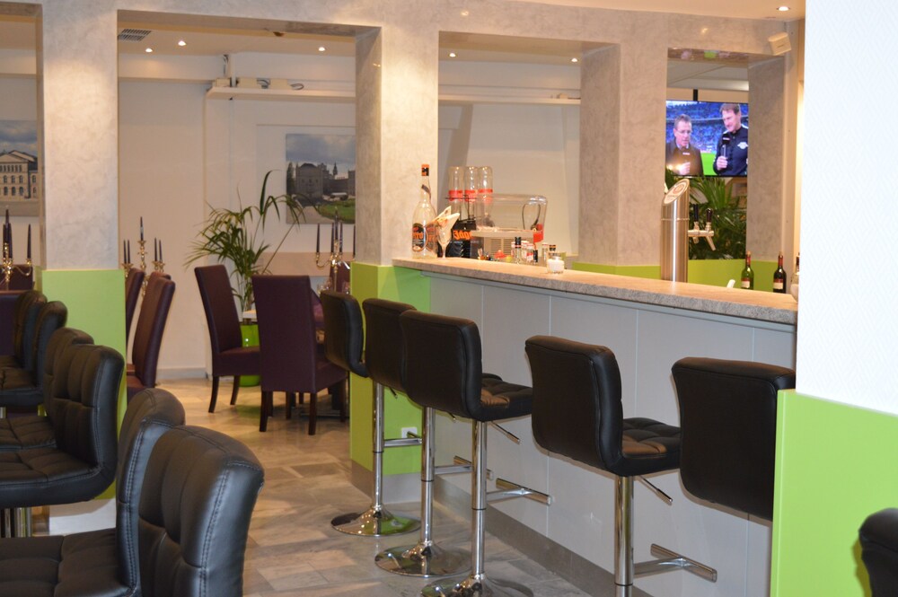 Sports Bar