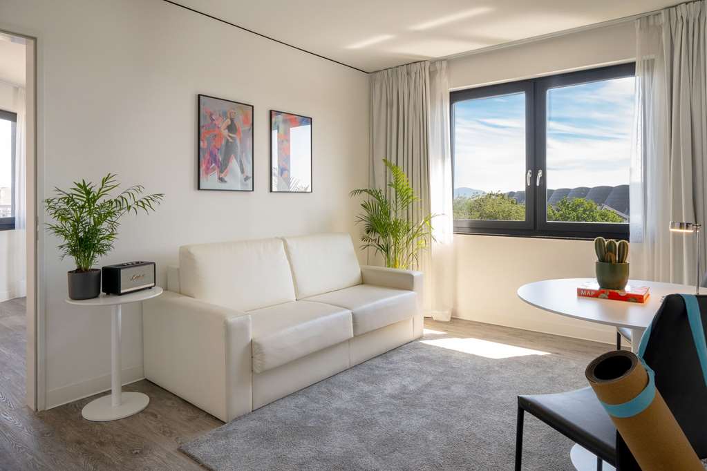 Guest room