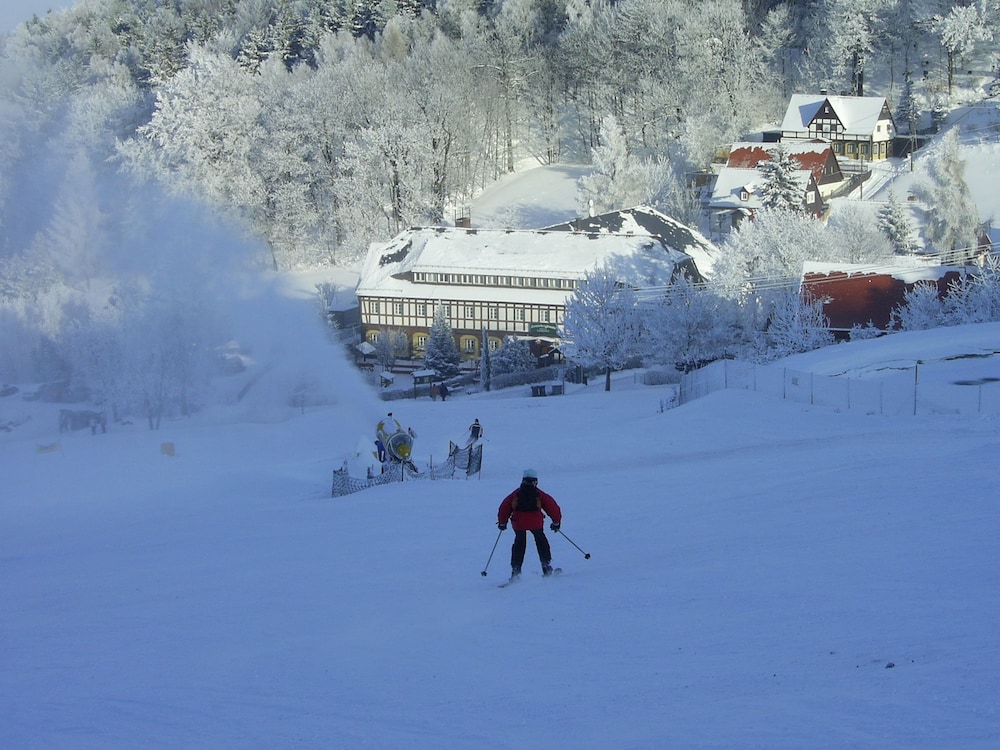 Snow and ski sports