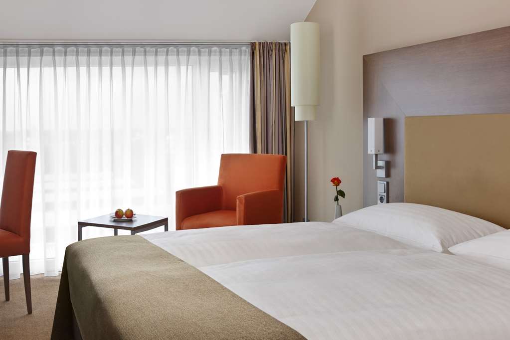 IntercityHotel Darmstadt, Germany - Standard room, handicapped accessible