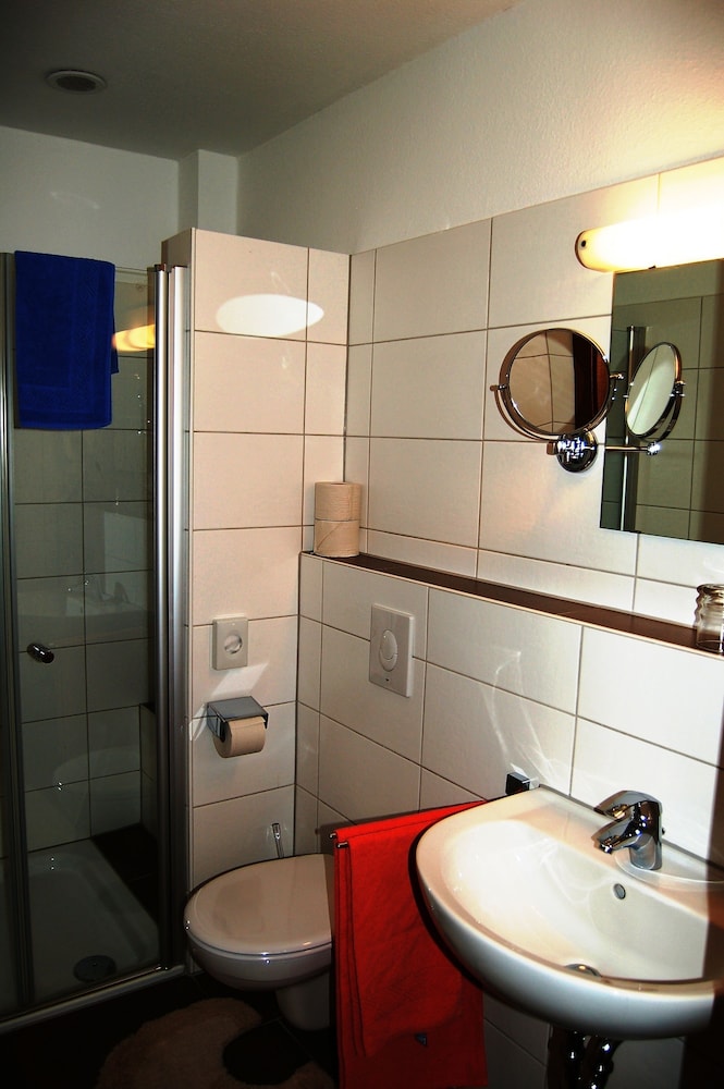 Bathroom amenities