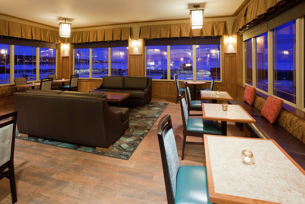 Hampton Inn Duluth Canal Park - photo 3