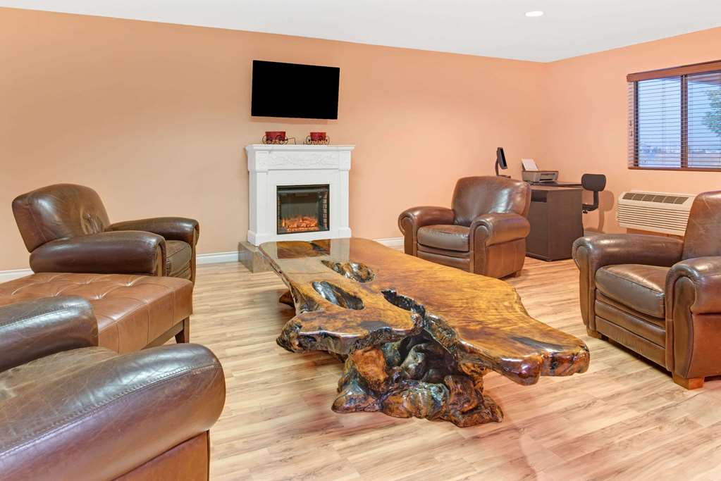 Super 8 by Wyndham Spokane West - photo 3