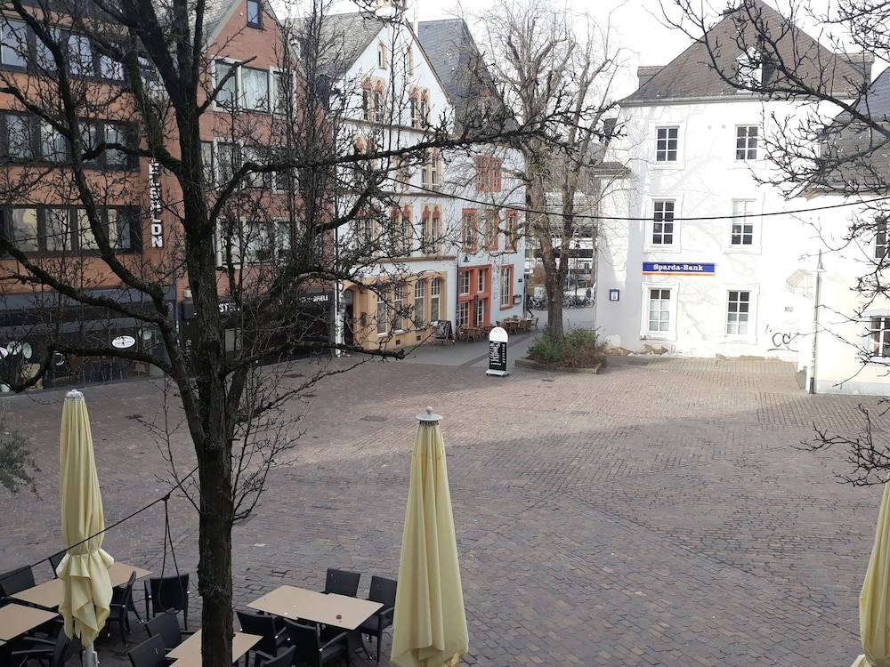 Ricks City Hotel