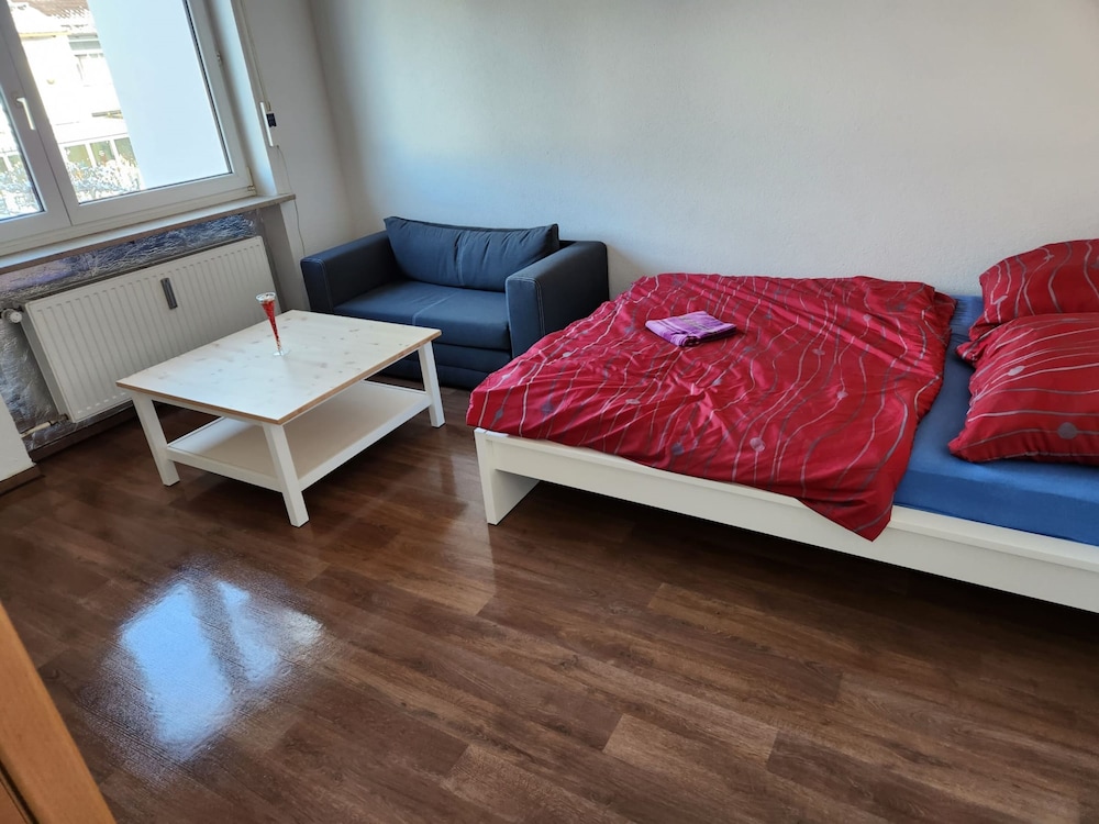 Einfache 1 Zimmer Wohnung für max 4