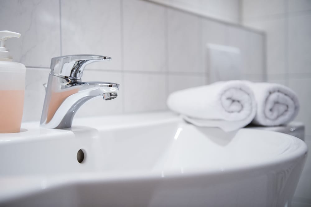 Bathroom sink