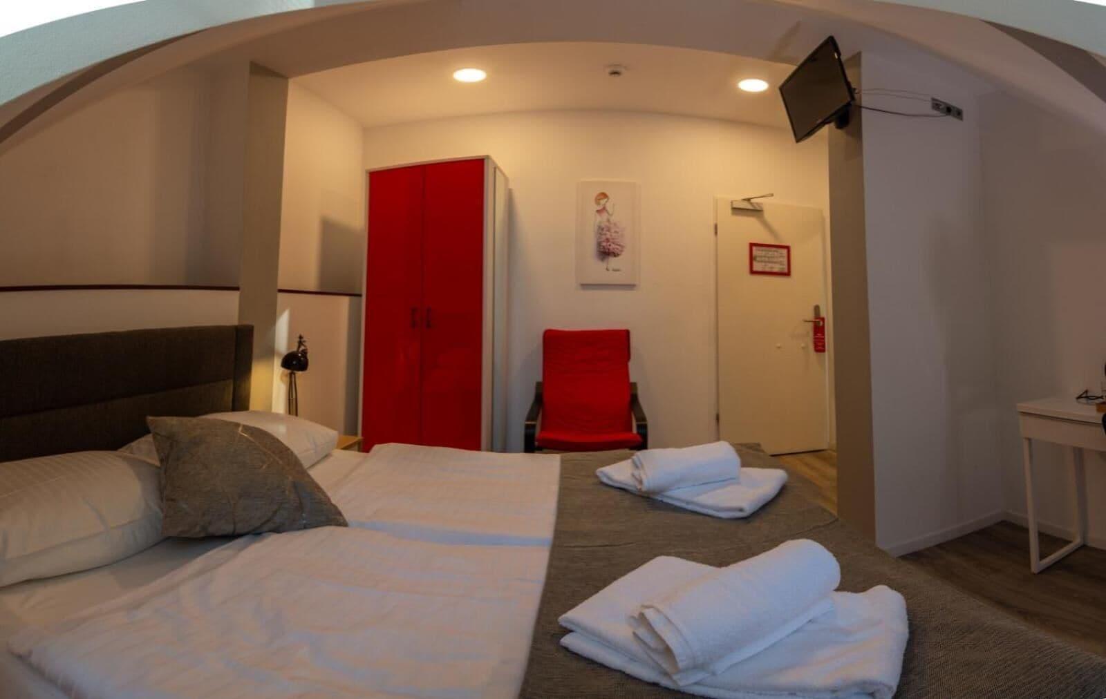Guest room