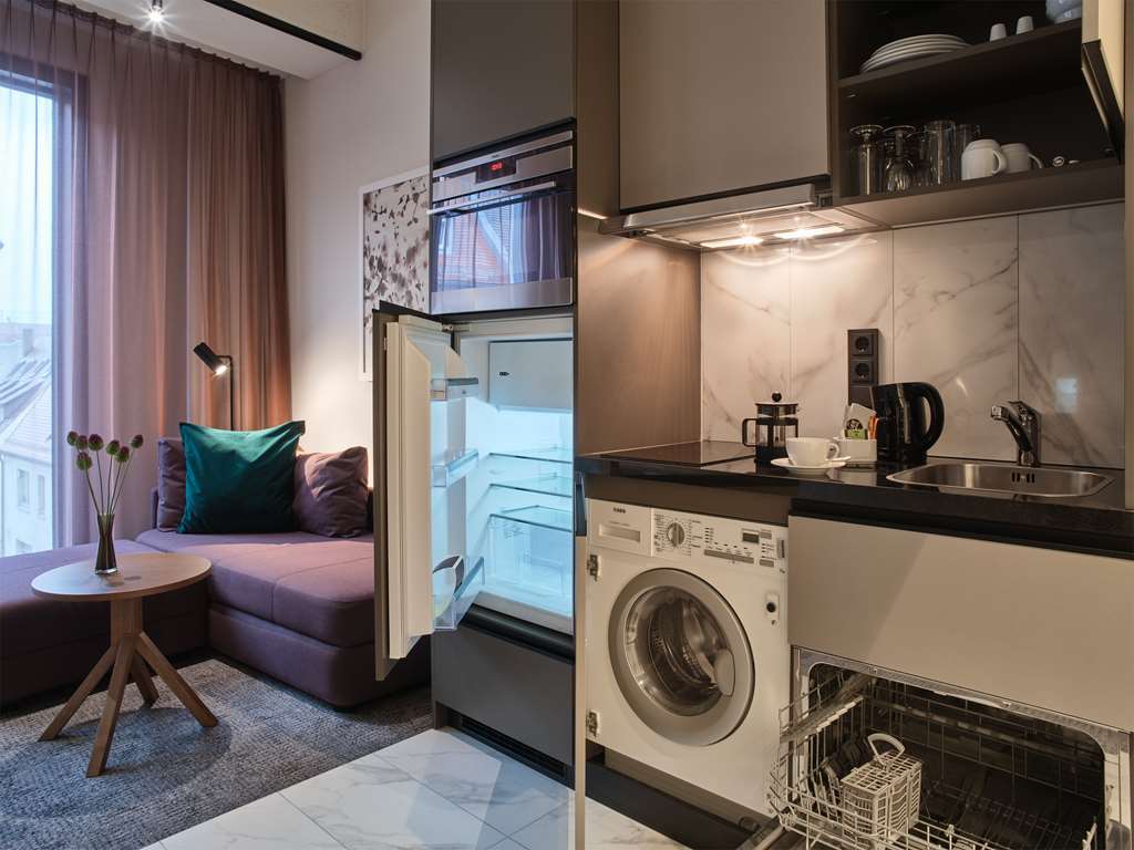 adina apartment hotel nuremberg studio kitchen