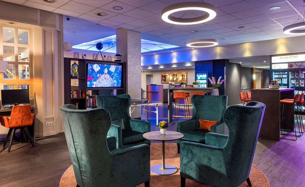 FRA low lobby