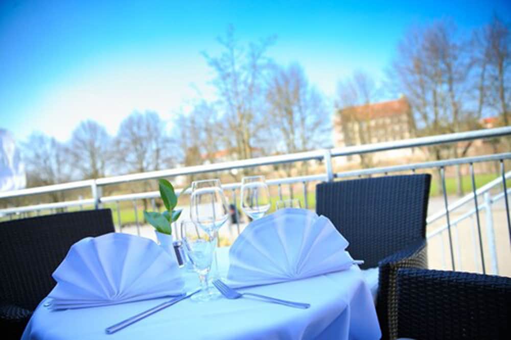 Sundeck