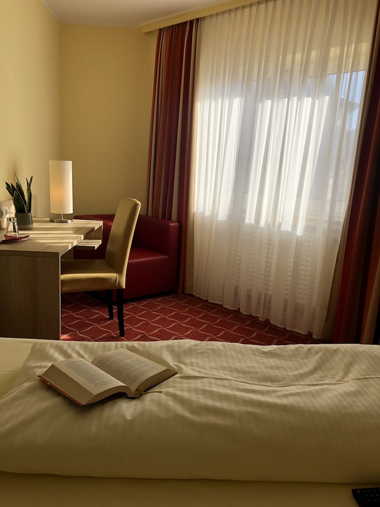 Montana Hotel Köln Bonn Airport