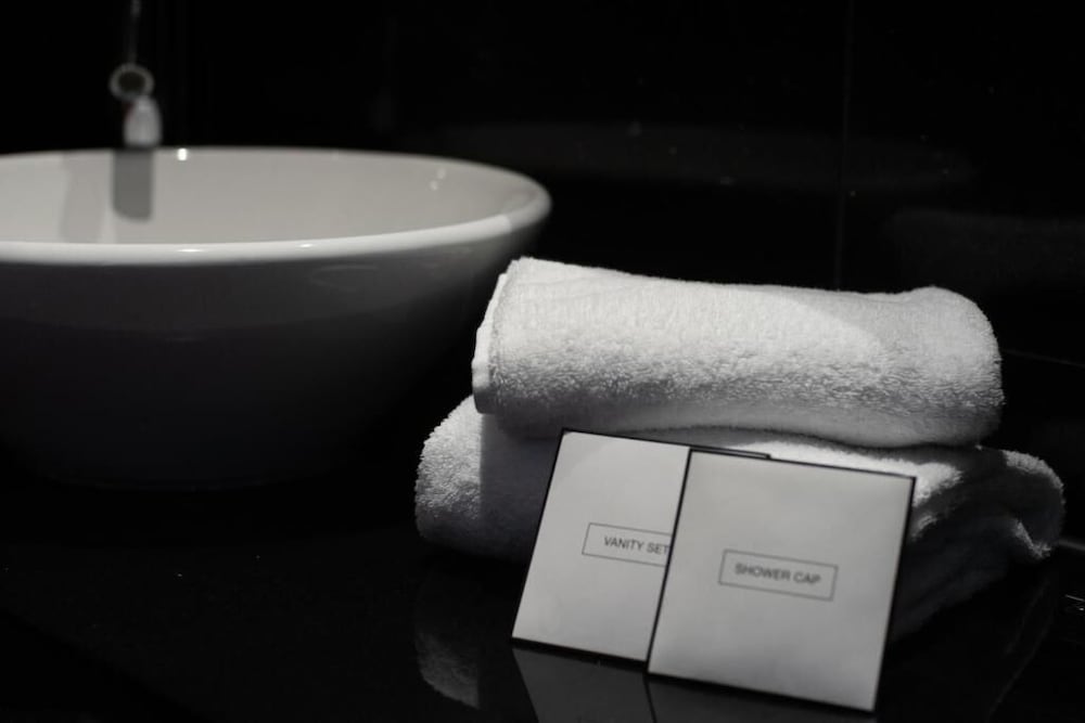 Bathroom amenities