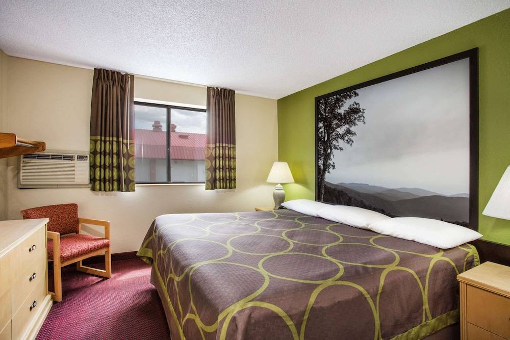 Super 8 by Wyndham Salem VA - photo 3