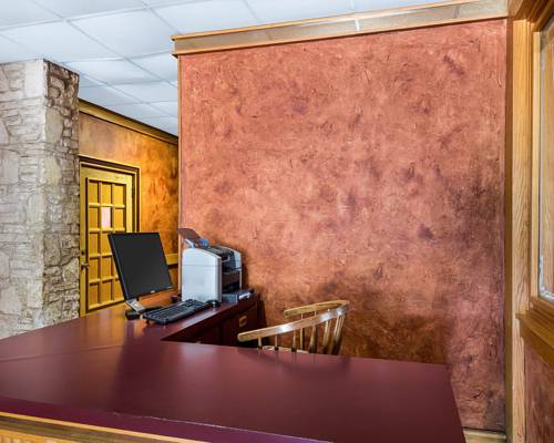 Econo Lodge Kerville - photo 3