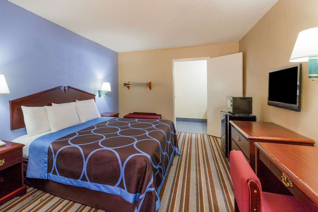Super 8 by Wyndham Mt. Pleasant TX - photo 5