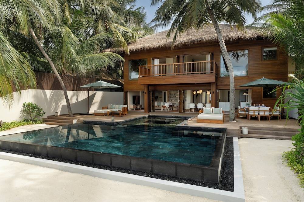 Infinity pool
