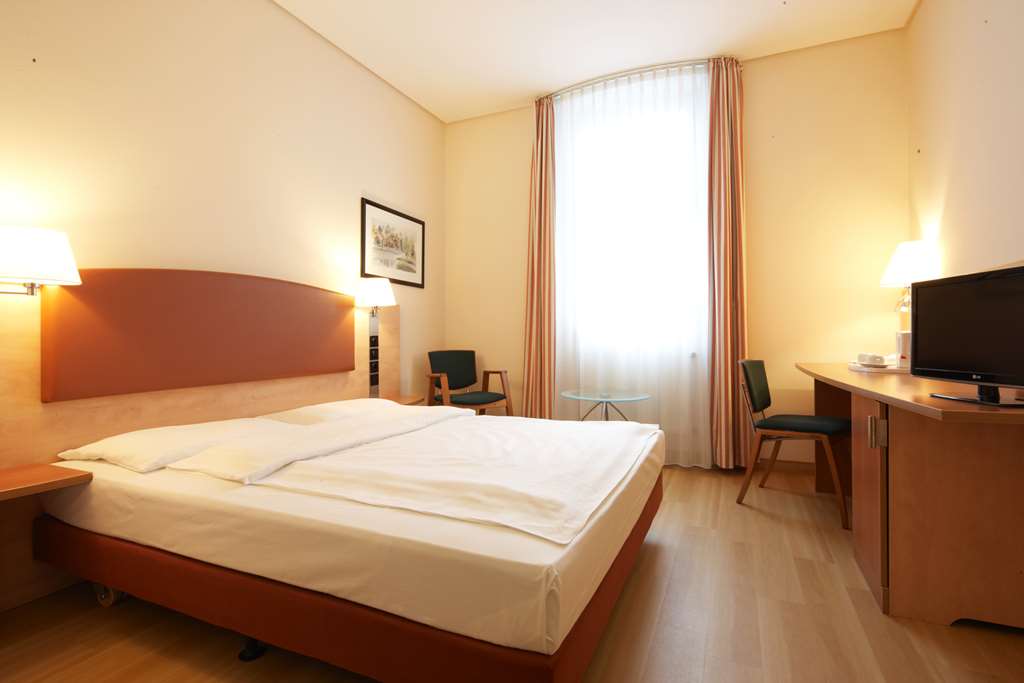 IntercityHotel Berlin Ostbahnhof, Germany - Superior room