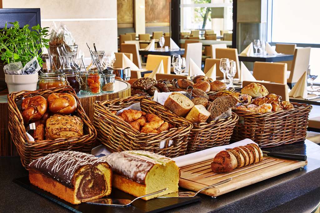 Steigenberger Hotel Koeln, Cologne, Germany - breakfast buffet