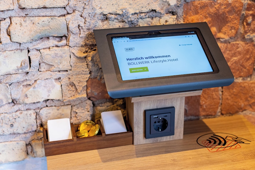 Check-in/check-out kiosk