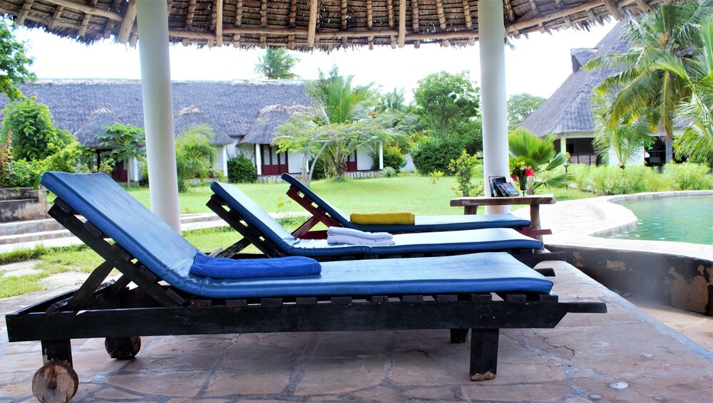 Poolside Bar