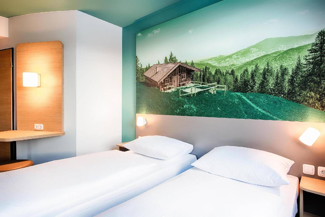 Guest room
