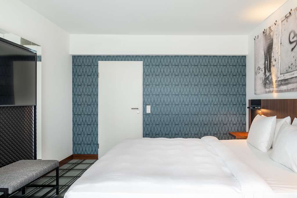 Suite Bedroom
