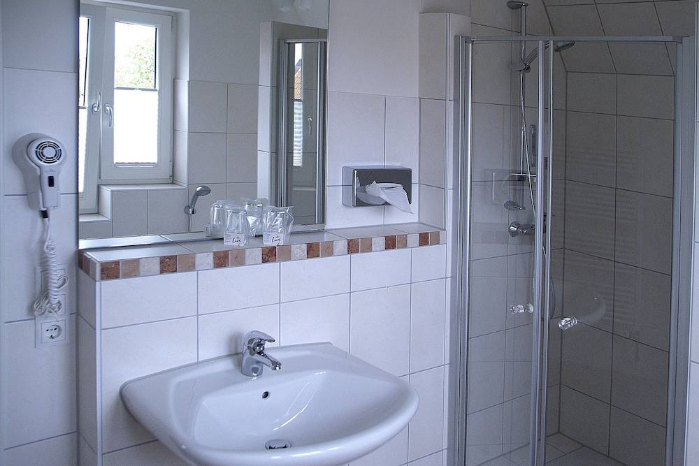 Bathroom sink