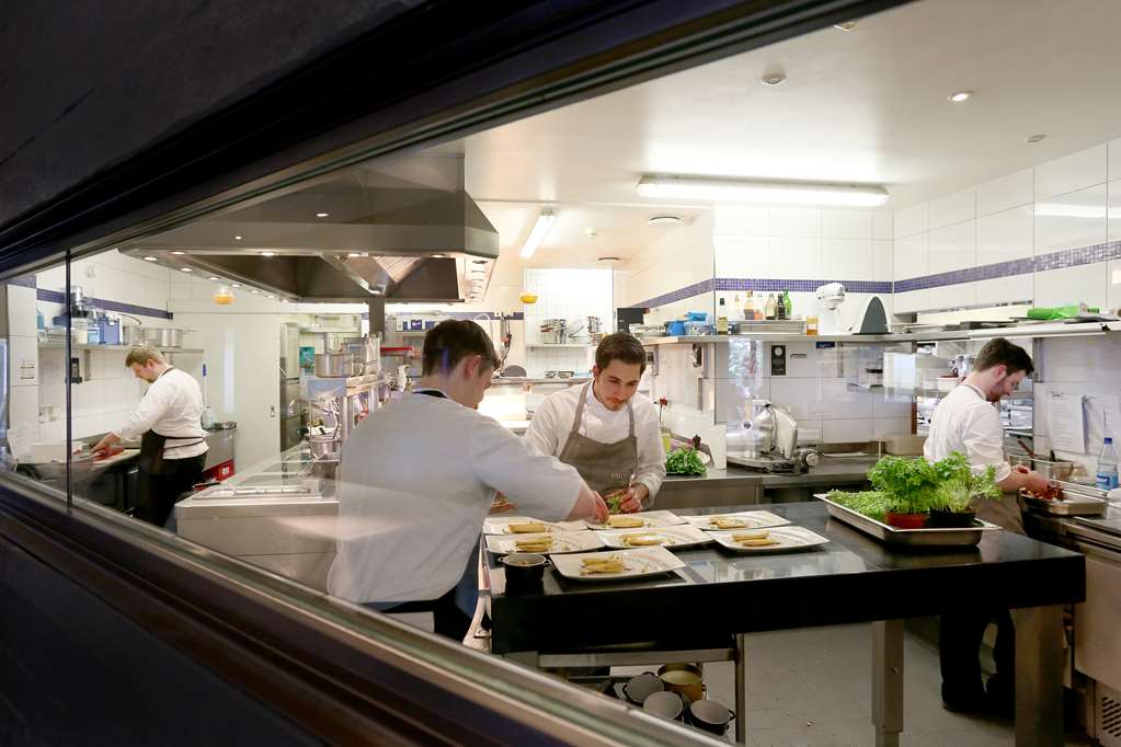 Show Kitchen Gourmet Restaurant