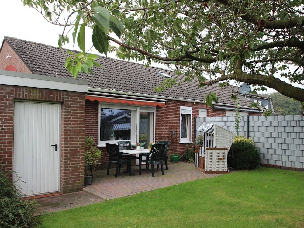 Bungalow in Berumbur Nahe Norddeich Strand