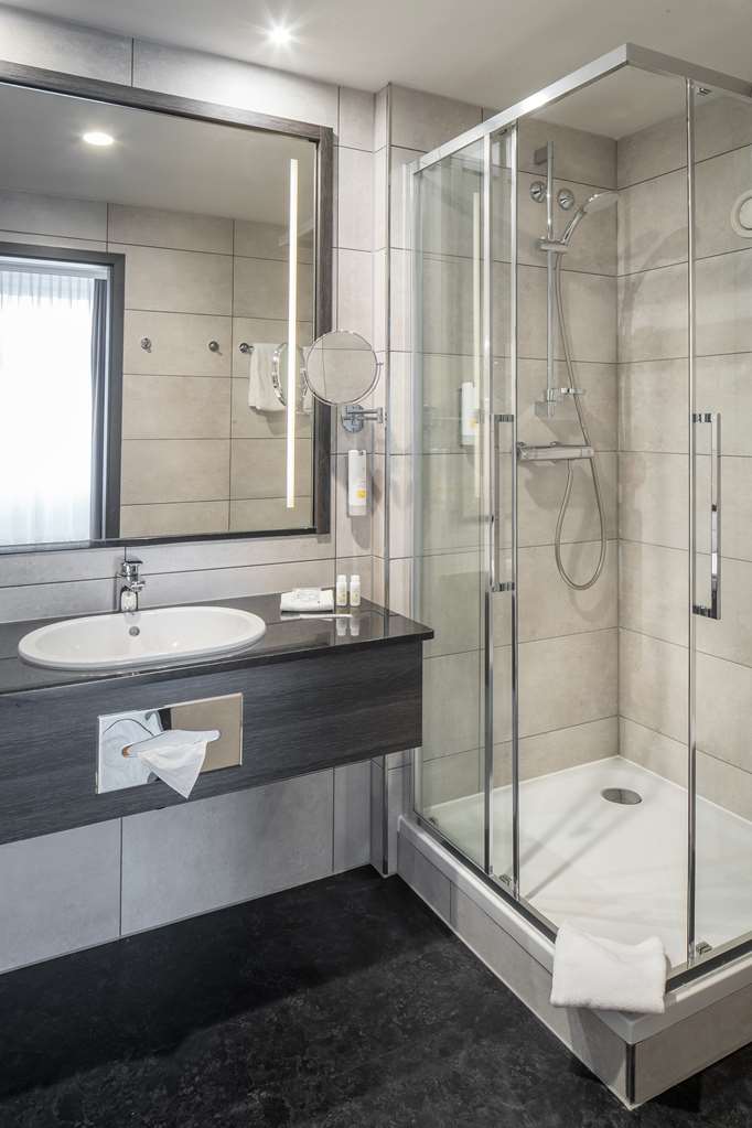 Bathroom Standard and Comfort room_TOP Hotel Chemnitzer Hof Chemnitz